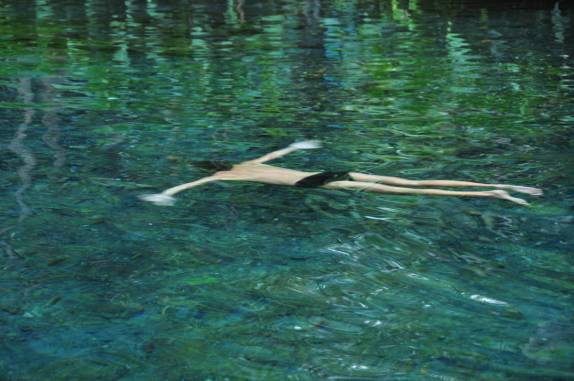 Mergulhando no maravilhoso Olho de Água, na Isla Ometepe, no lago Nicarágua, sul do país